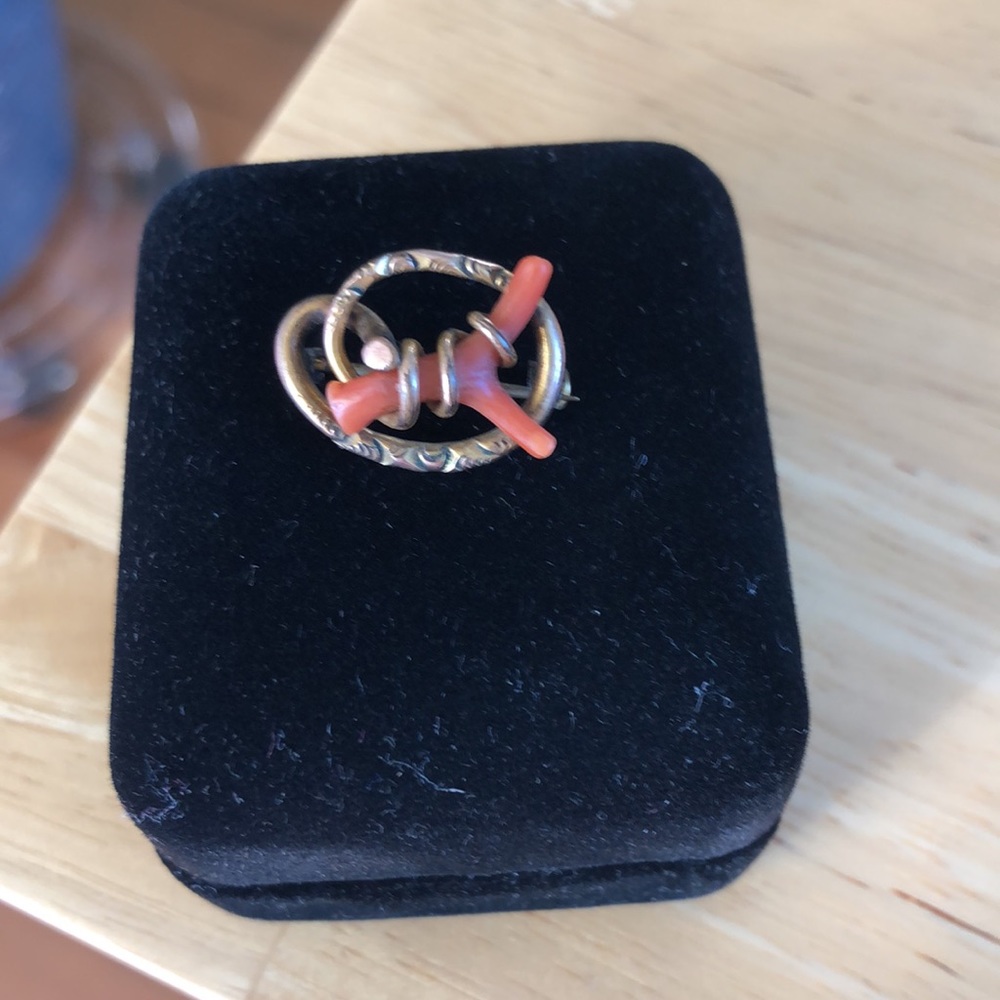 Victorian Coral Gold Love Knot - Picture 14 of 17